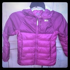REI girls purple puffer jacket with hood size XS